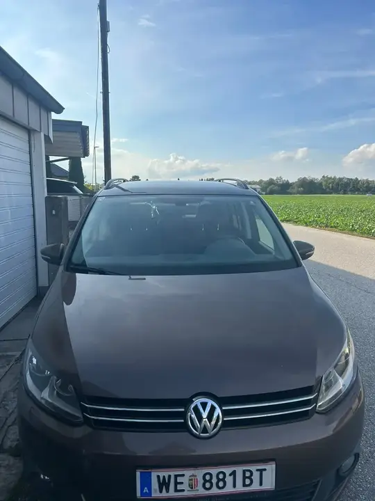 Volkswagen Touran 2013 photo 2