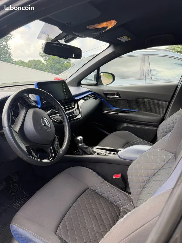 Toyota C-Hr 2023 photo 3