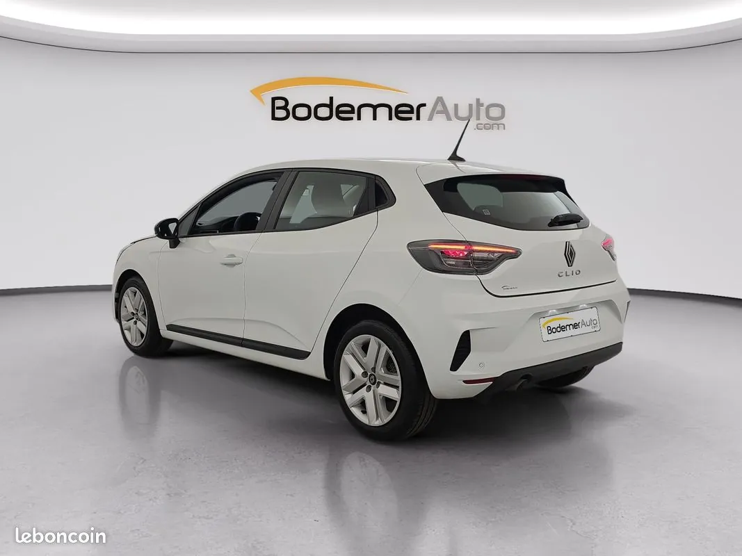 Renault Clio 2024 photo 3