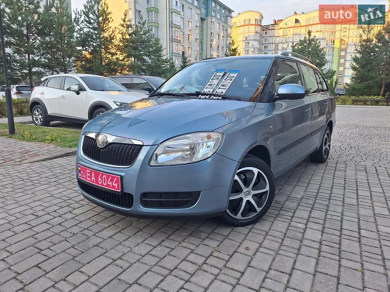 Skoda Fabia 2009 photo 4
