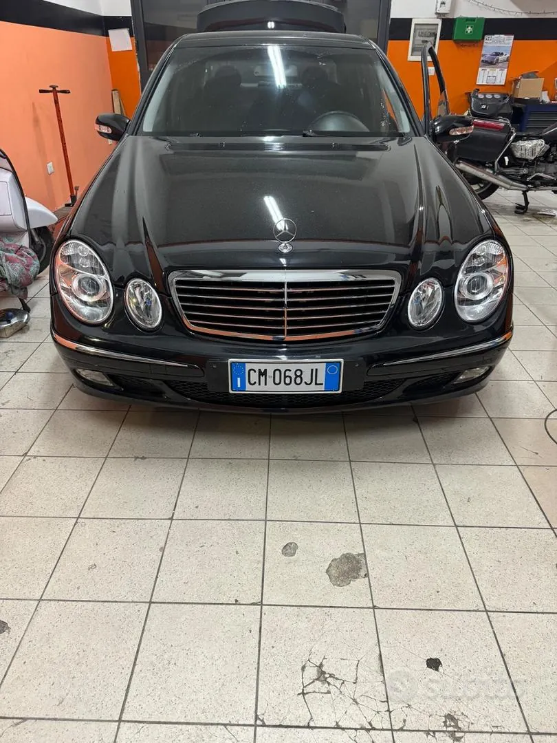 Mercedes-Benz E220
