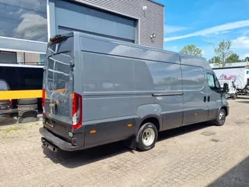 Iveco Daily 2021 photo 2