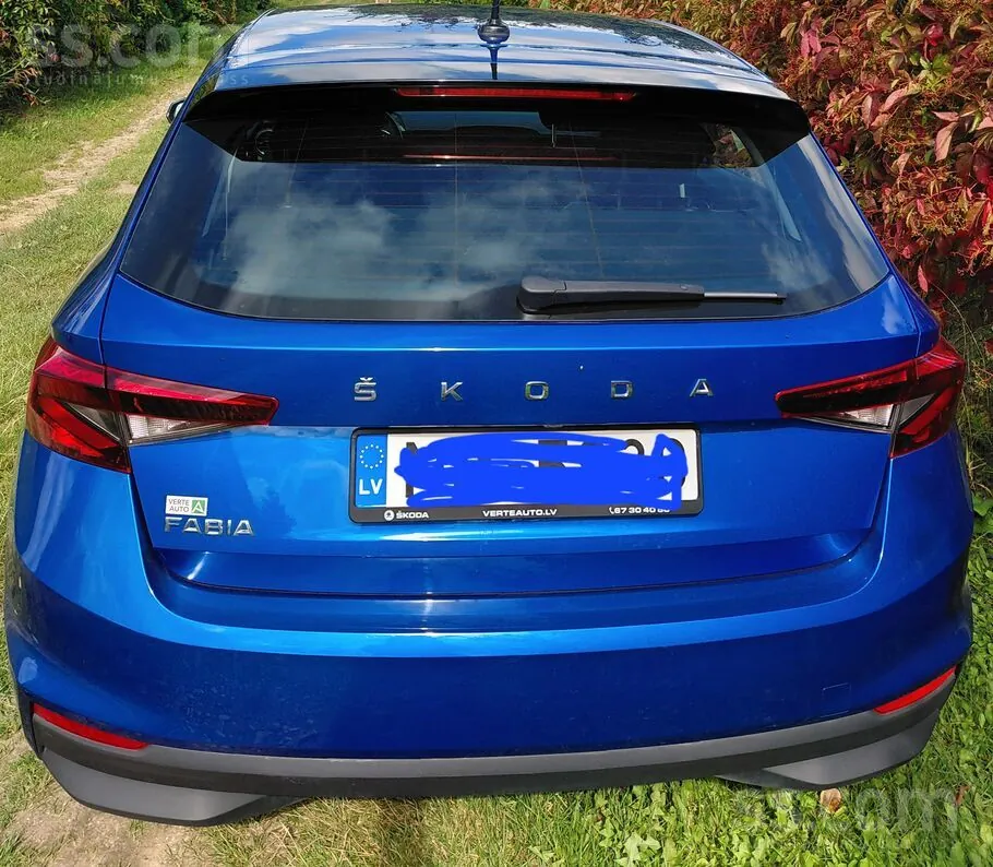 Skoda Fabia 2023 photo 2