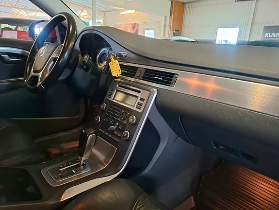 Volvo V70 2011 photo 4
