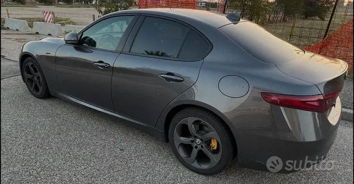 Alfa Romeo Giulia 2021 photo 2