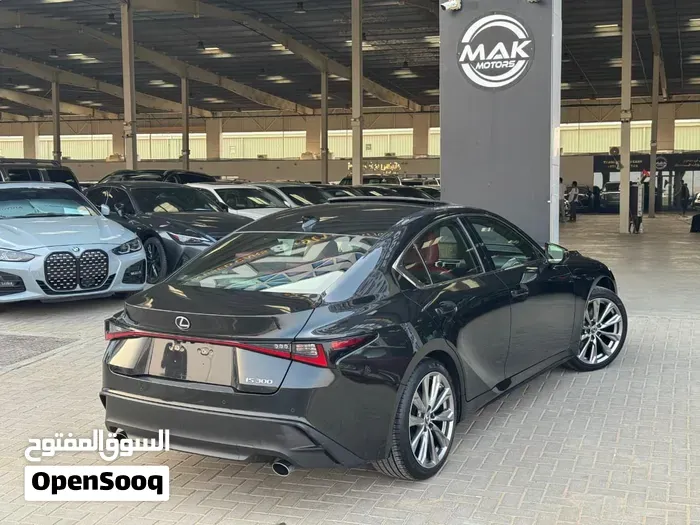 Lexus Is 350 2021 photo 3