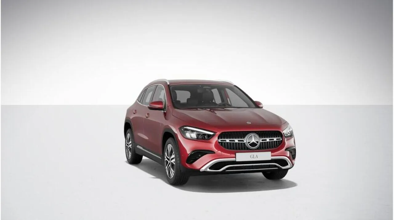 Mercedes-Benz Gla photo 2