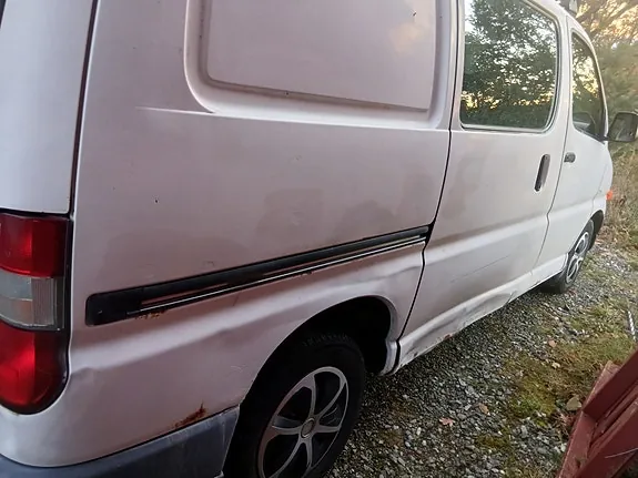 Toyota Hiace 2007 photo 2