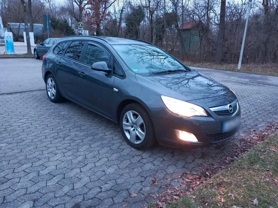 Opel Astra J