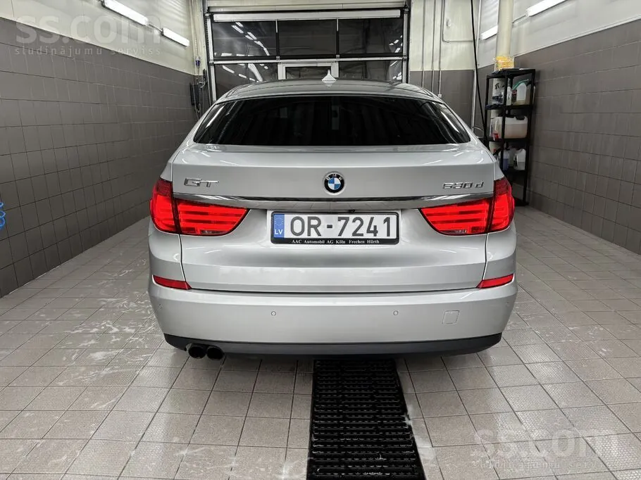 BMW 530 2010 photo 4