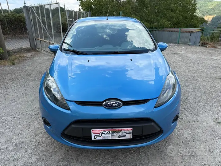 Ford Fiesta 2010 photo 3