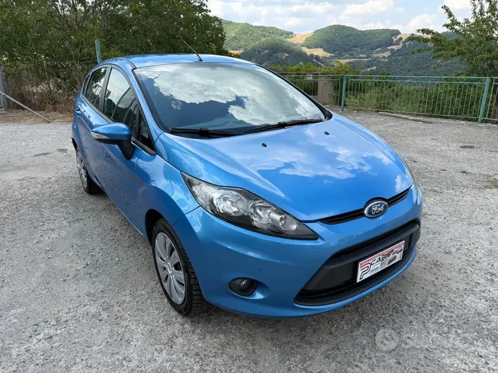 Ford Fiesta 2010 photo 4