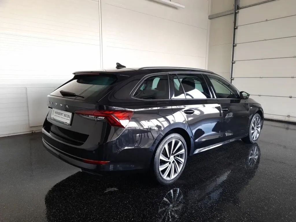 Skoda Octavia 2022 photo 2