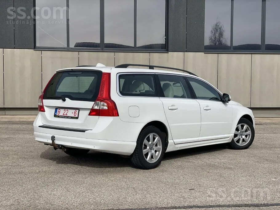 Volvo V70 2012 photo 4