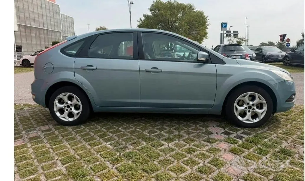Ford Focus 2010 photo 4