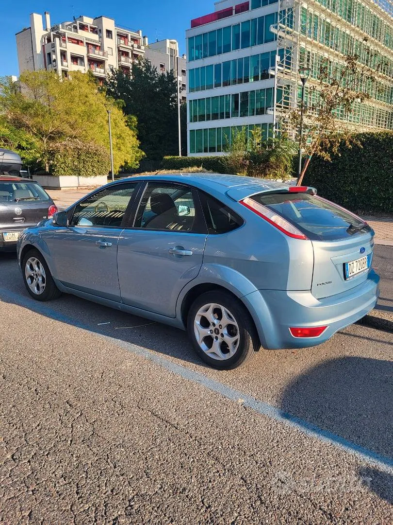Ford Focus 2010 photo 3