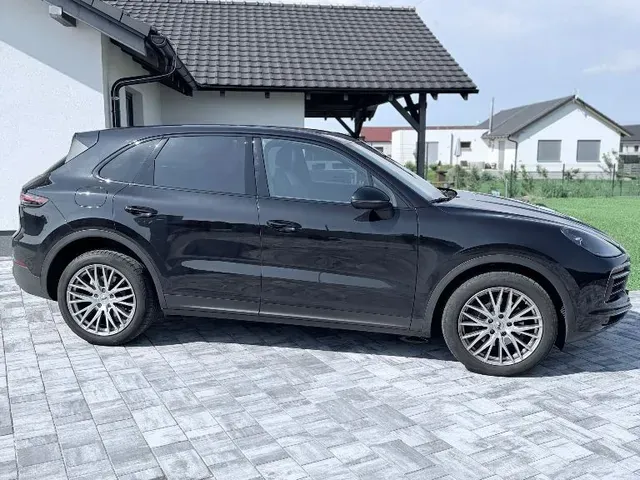 Porsche Cayenne 2019 photo 2