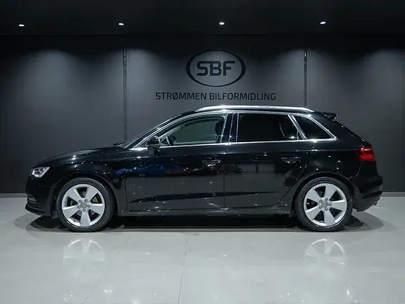 Audi A3 2015 photo 2