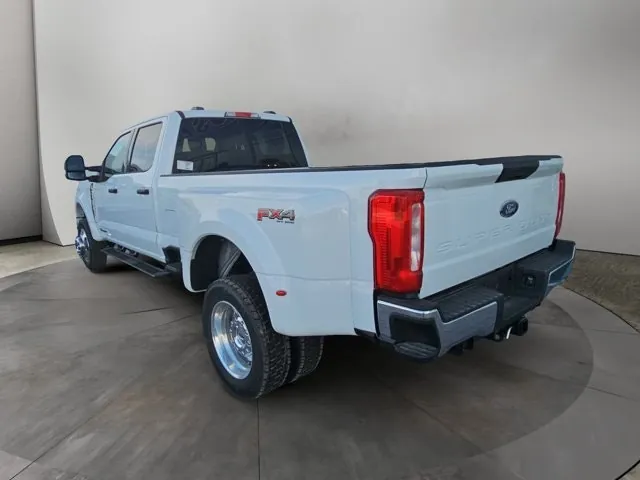 Ford Super Duty F-450 2026 photo 3