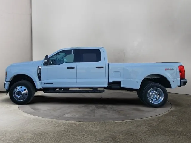 Ford Super Duty F-450 2026 photo 2