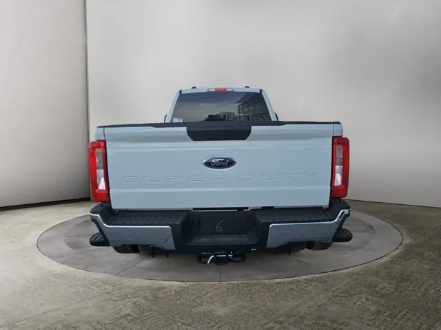 Ford Super Duty F-450 2026 photo 4