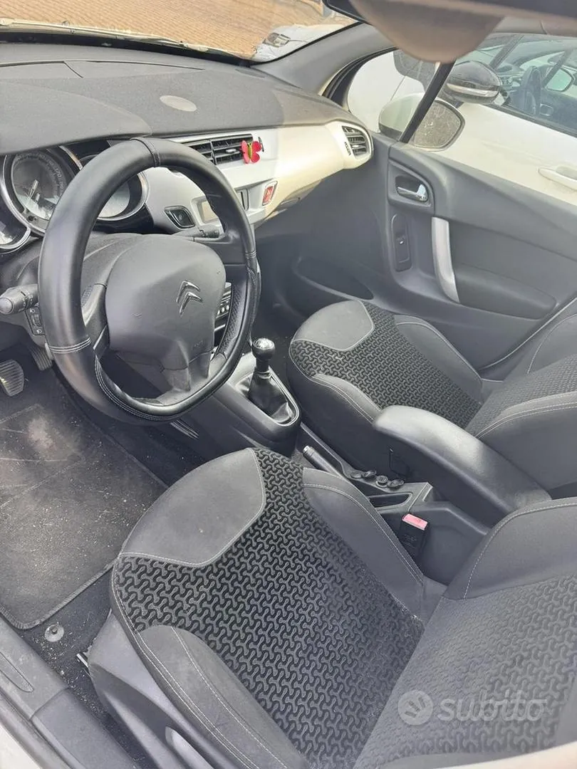 Citroen C3 2011 photo 5