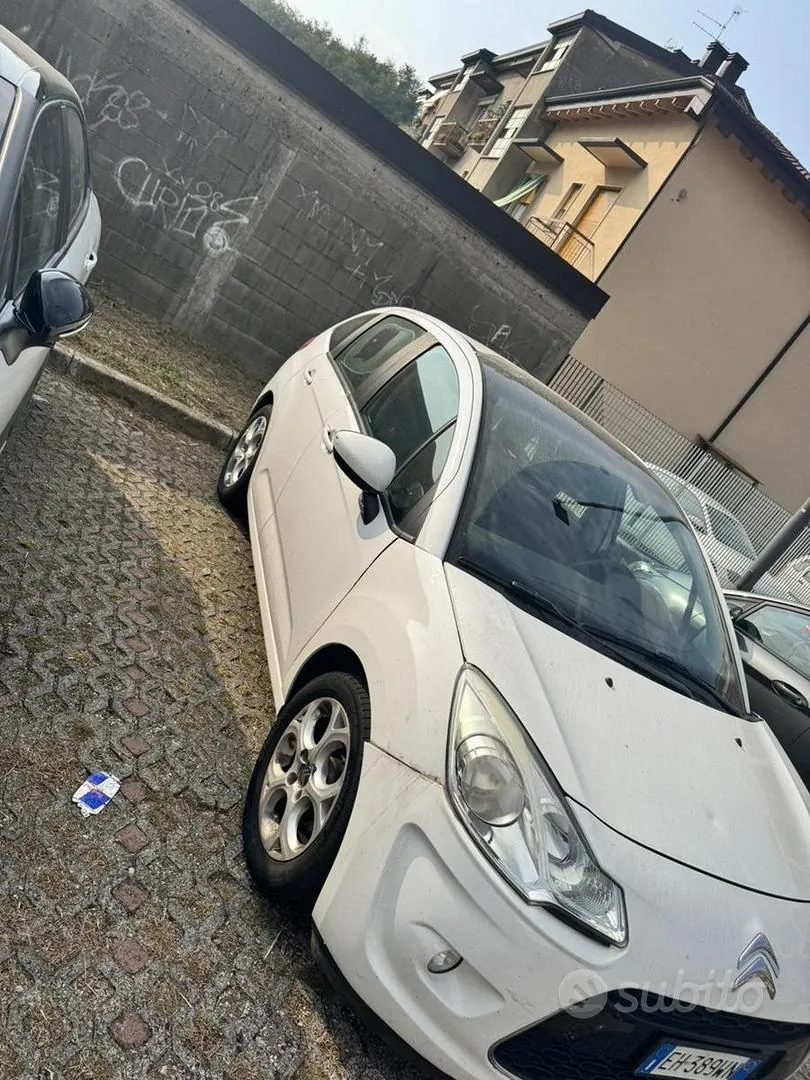 Citroen C3 2011 photo 2