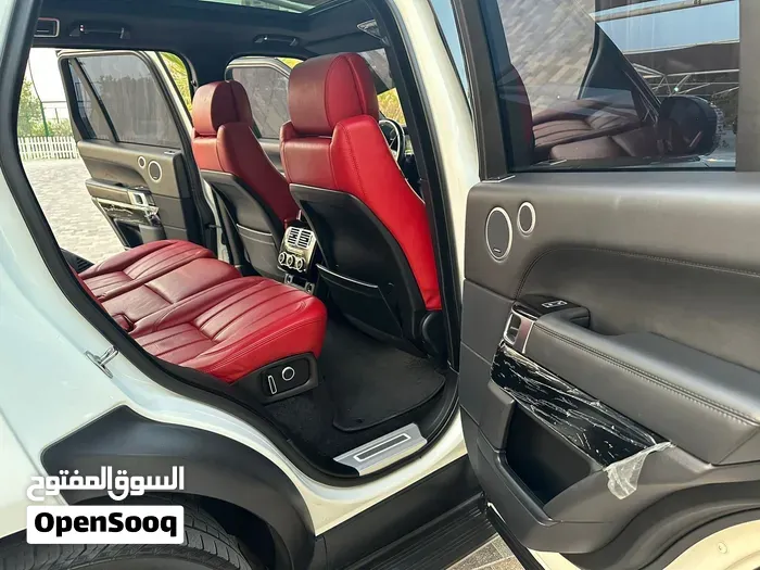 Land Rover Range Rover Vogue 2016 photo 2