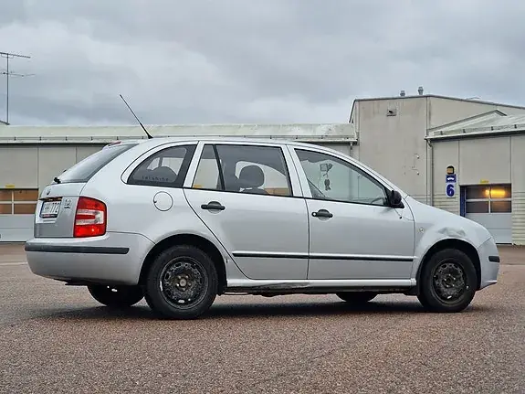 Skoda Fabia 2007 photo 4
