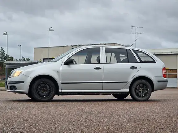 Skoda Fabia 2007 photo 3