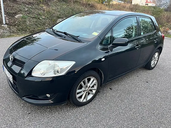 Toyota Auris 2010 photo 4