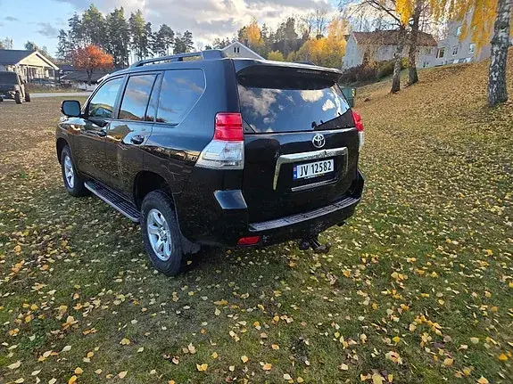Toyota Land Cruiser 2010 photo 4