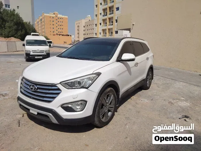 Hyundai Grand Santa Fe 2015 photo 4