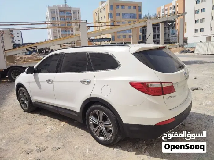 Hyundai Grand Santa Fe 2015 photo 3