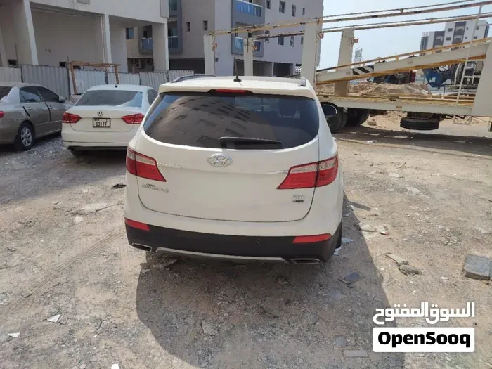 Hyundai Grand Santa Fe 2015 photo 2