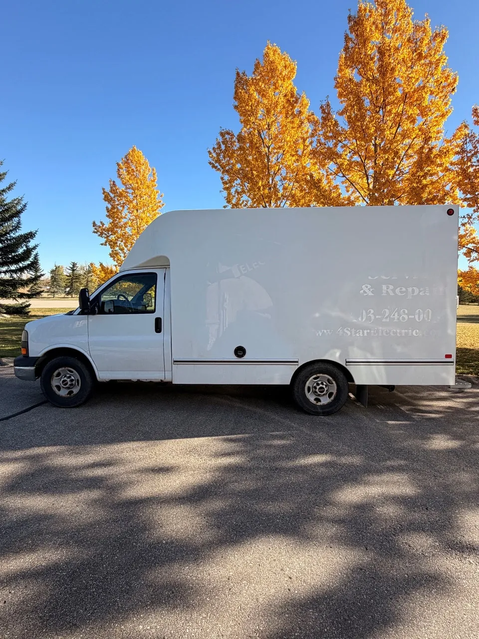GMC Savana Cube Van 2014 photo 3
