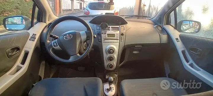 Toyota Yaris 2006 photo 4