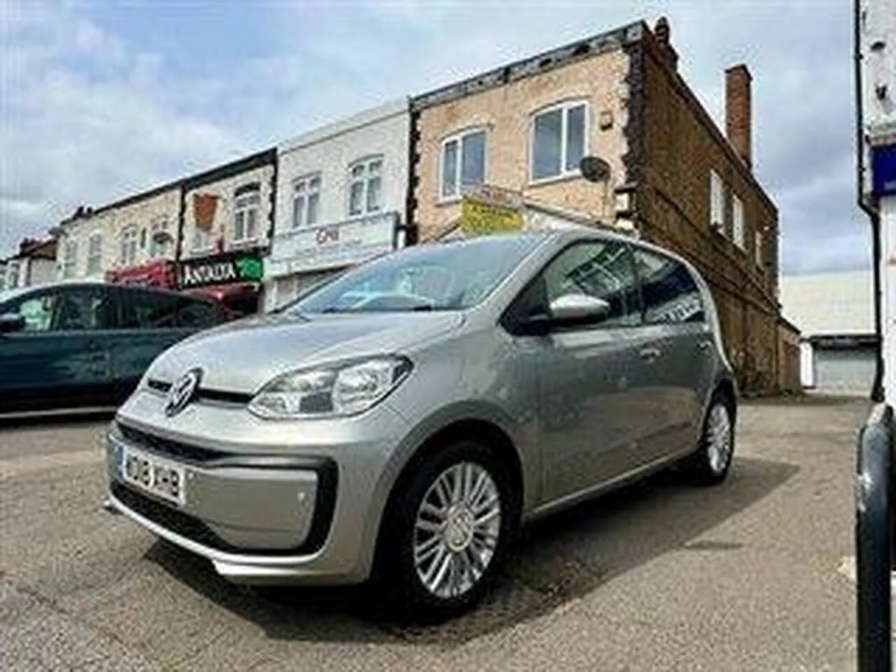 Volkswagen Up 2018 photo 2