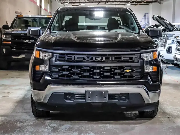 Chevrolet Silverado 1500 2023 photo 2