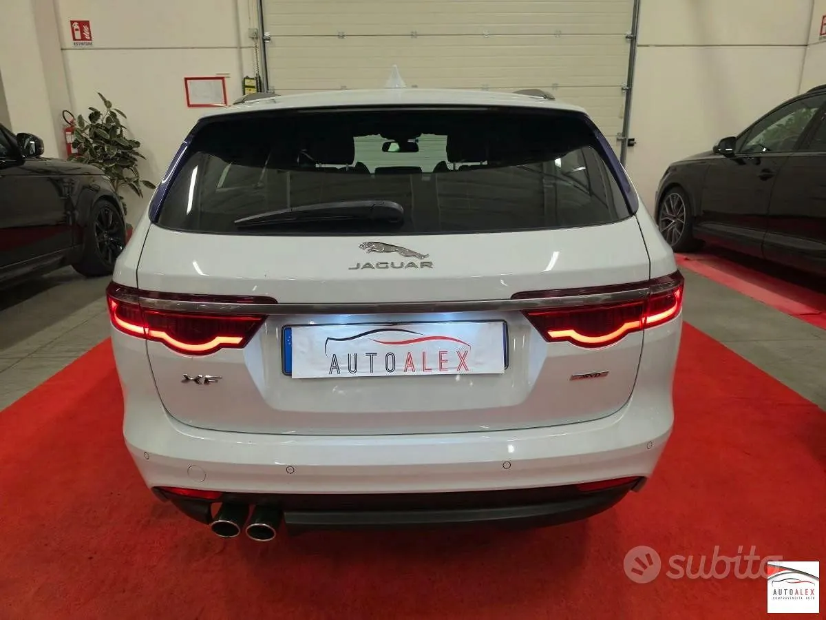 Jaguar Xf 2018 photo 5