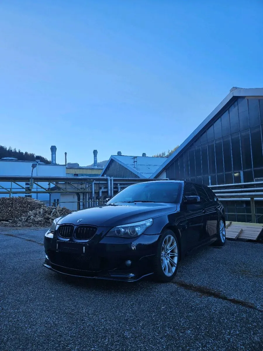 BMW 5 Series 2008 photo 2