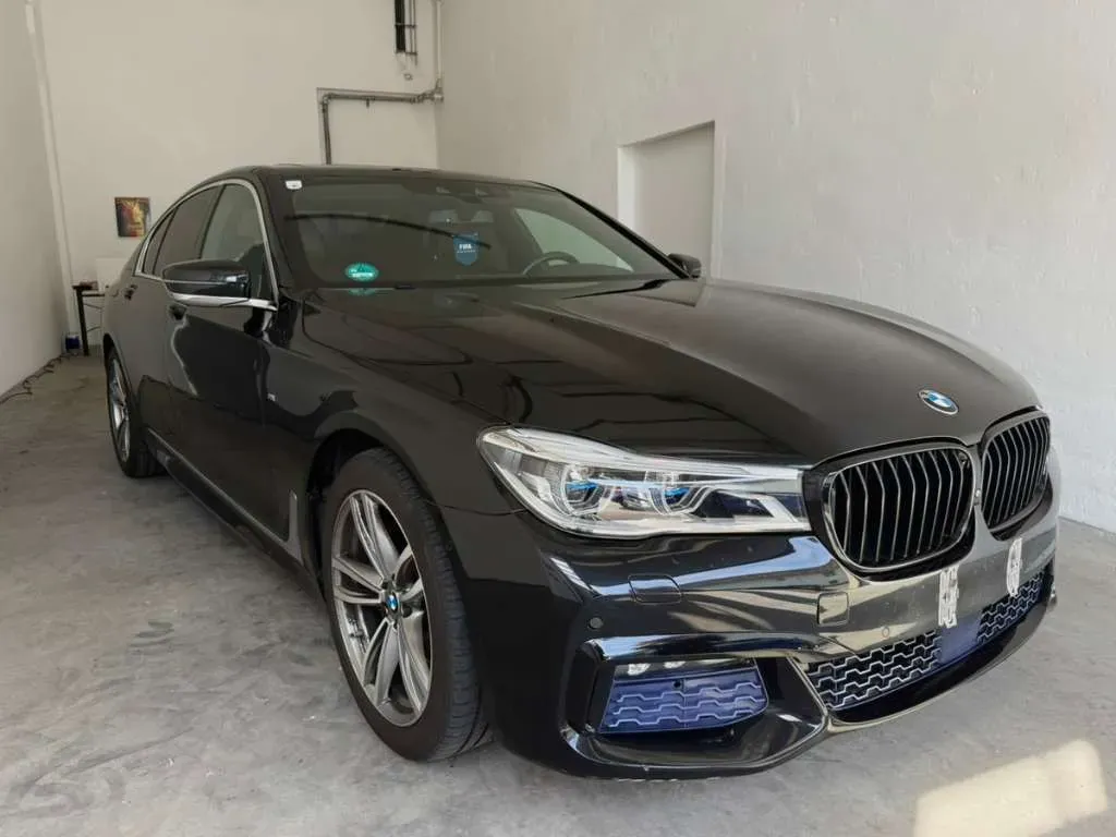 BMW 7 Series 2016 photo 3