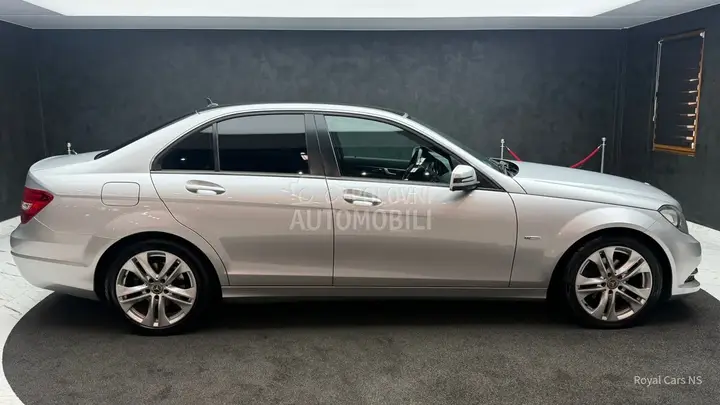 Mercedes-Benz C200 2011 photo 4