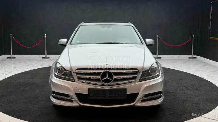Mercedes-Benz C200 2011 photo 2