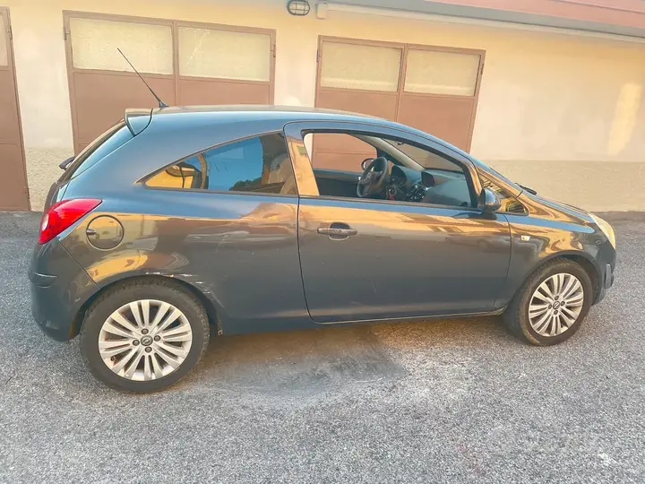 Opel Corsa 2013 photo 3