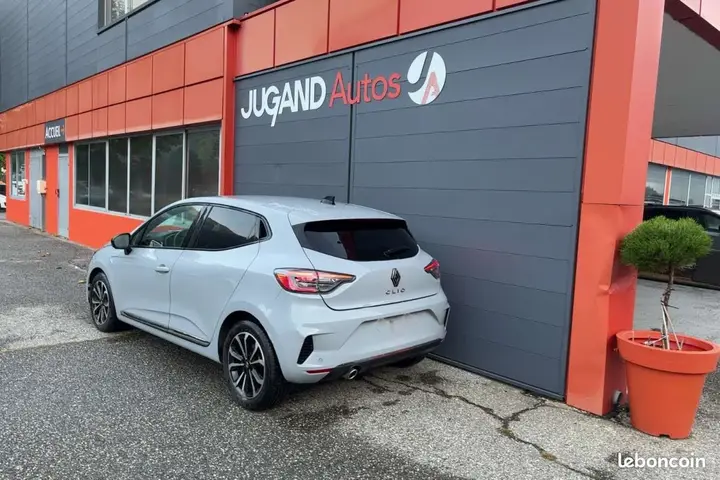 Renault Clio 2025 photo 2