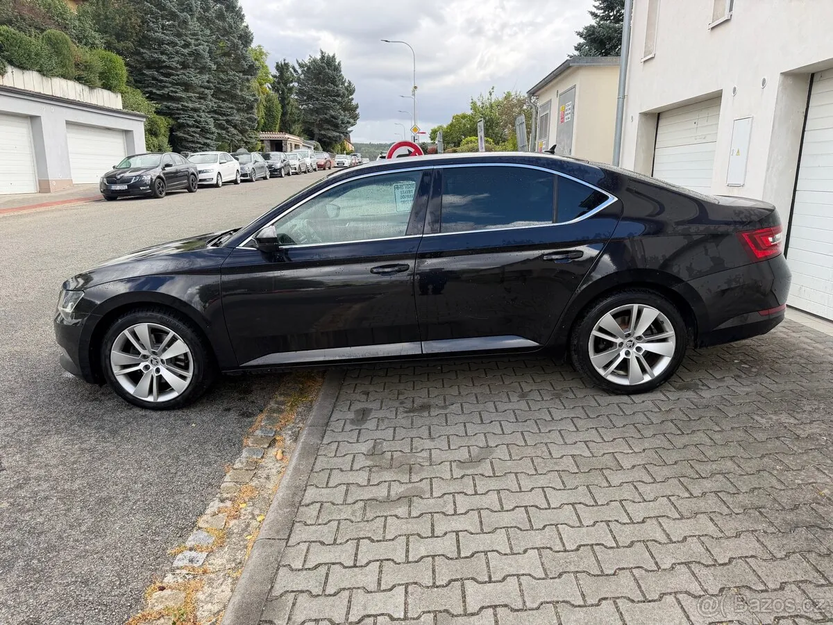 Skoda Superb 2017 photo 2
