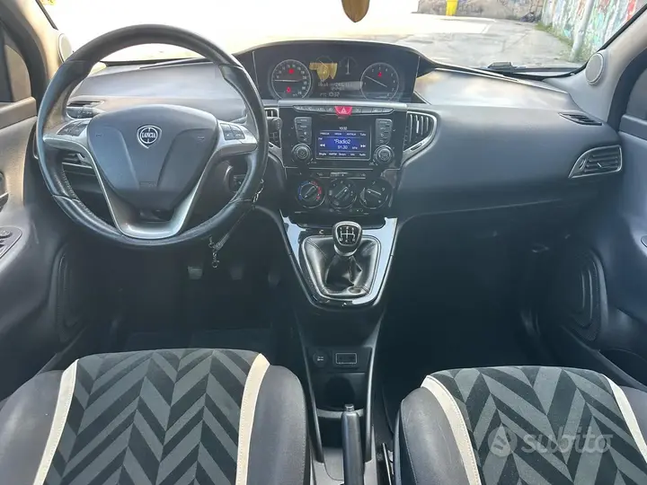 Lancia Ypsilon 2017 photo 5
