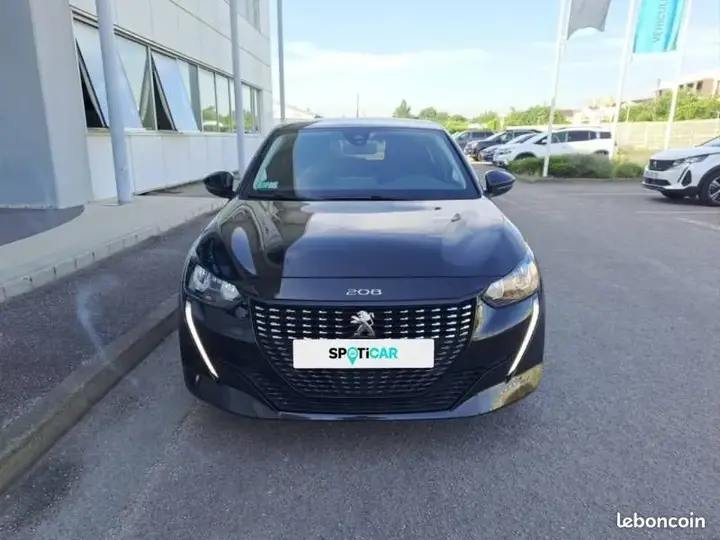 Peugeot 208 2022 photo 2