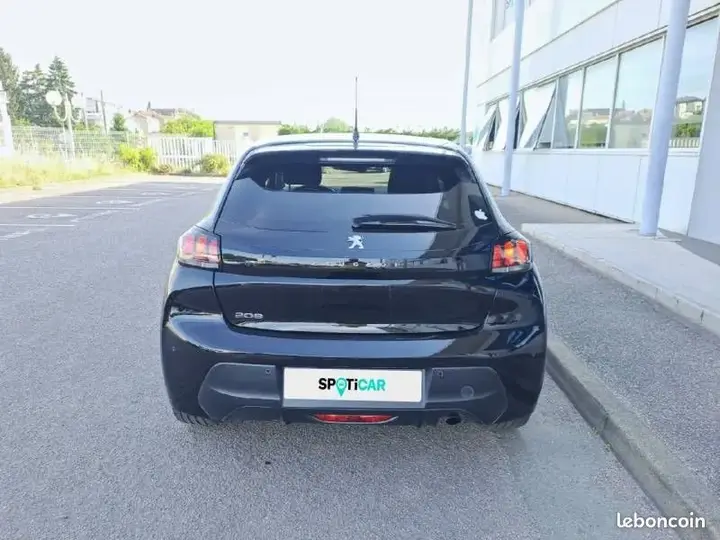 Peugeot 208 2022 photo 5